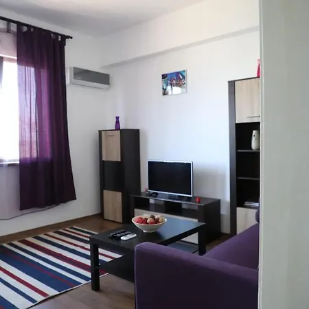 Ultracentral Cozy Near Old Town