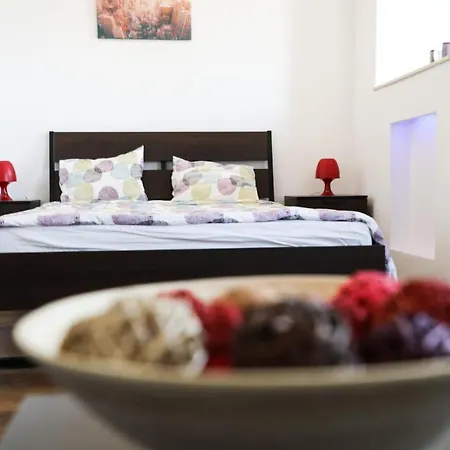 Ultracentral Cozy Near Old Town Apartman