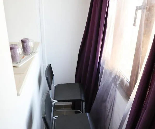 Ultracentral Cozy Near Old Town *